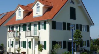 Doppelhaus mit klassischen Stilelementen – Weinheim